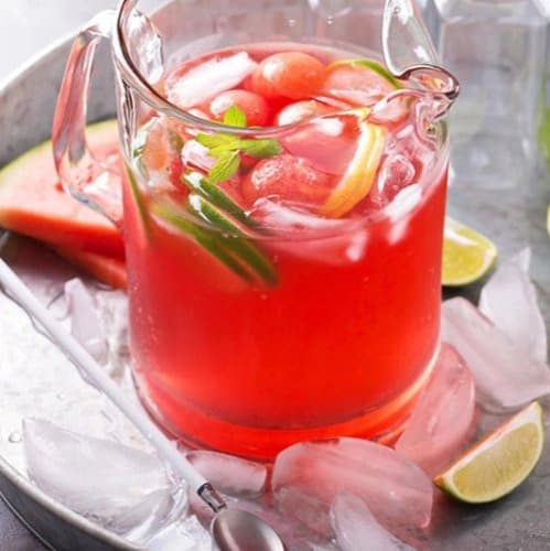 Nước ép detox cà chua và dưa hấu thanh lọc cơ thể và giúp giảm cân nhanh chóng.